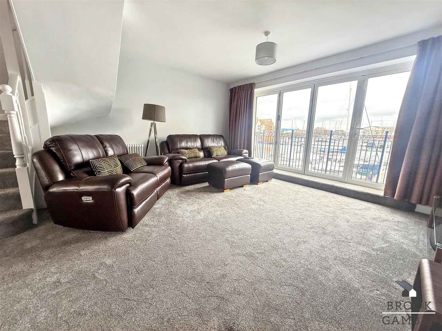 3 Bedroom House. The Piazza in Eastbourne, 10